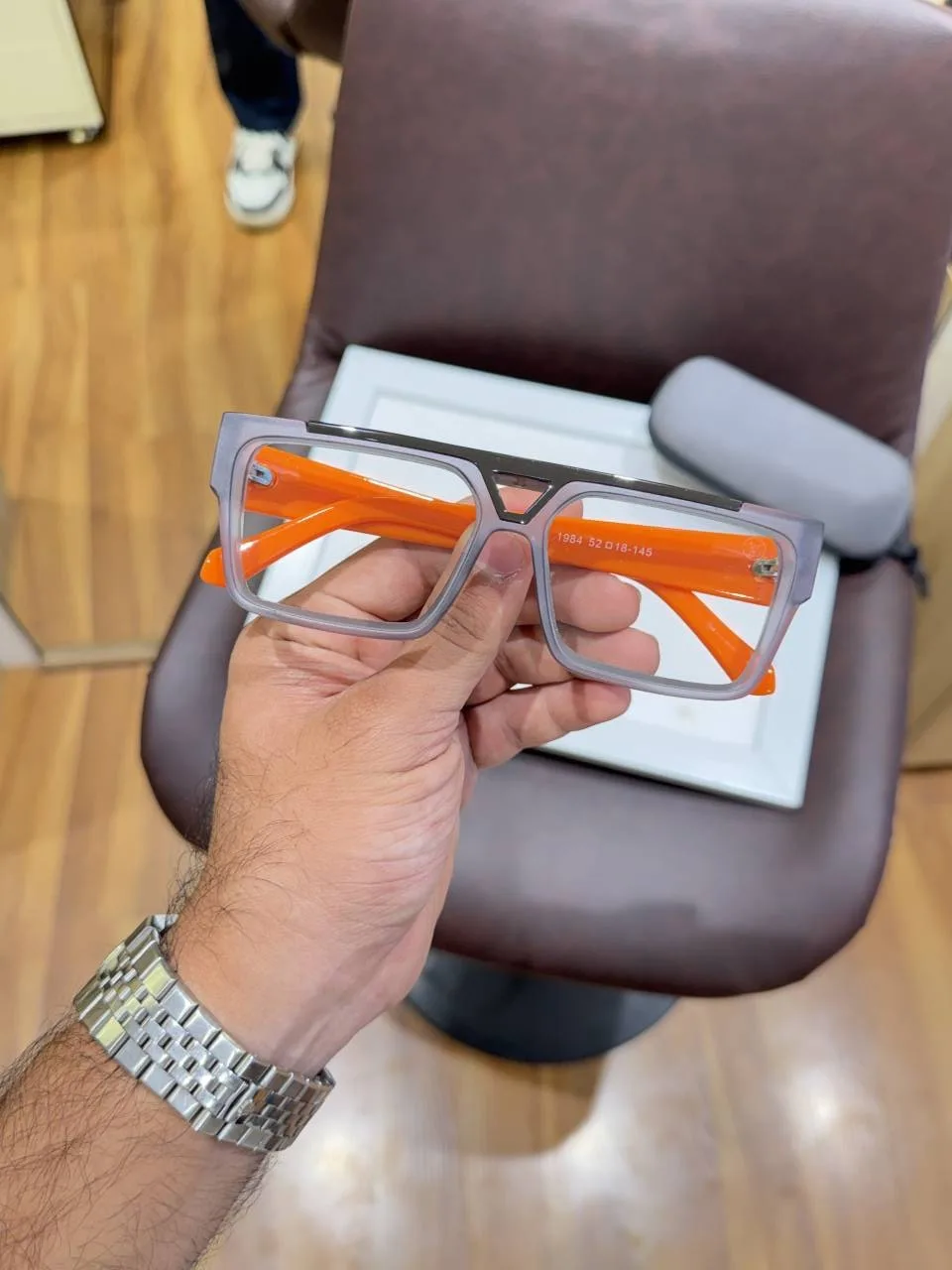 Loui vuitton 1984 matt grey orange plano
