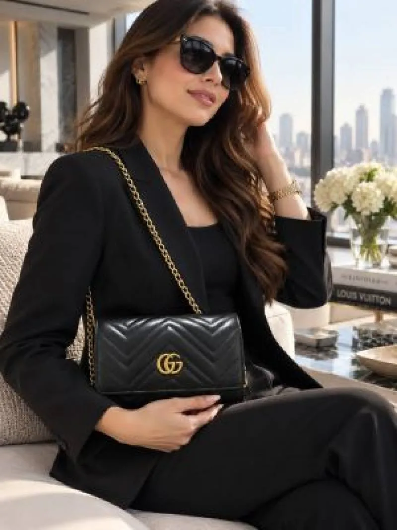 Guchi marmont flap sling bag with box 5302