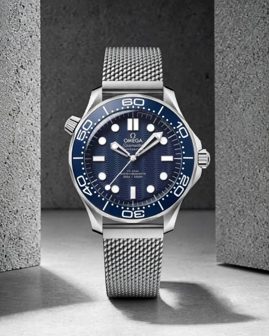 Omegg_a Seamaster Diver 300 Automatic silver blue