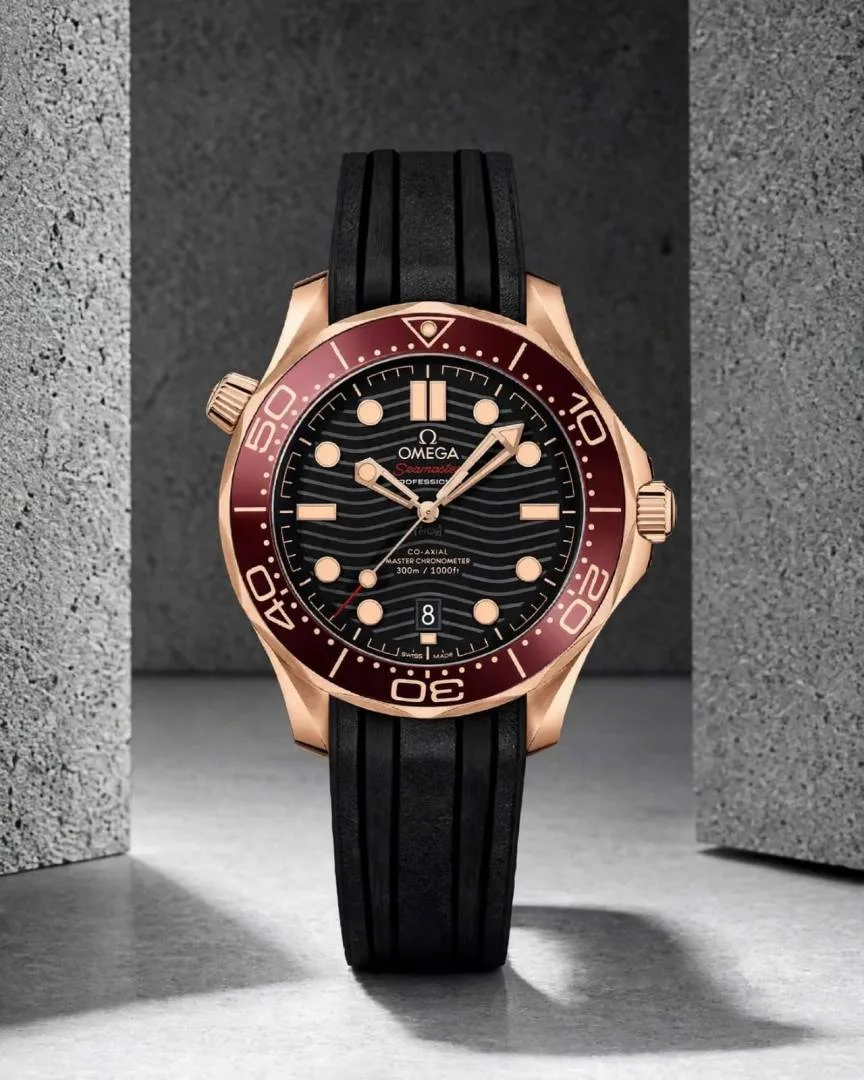 Omegg_a Seamaster Diver 300M Automatic Black-tipped -Black