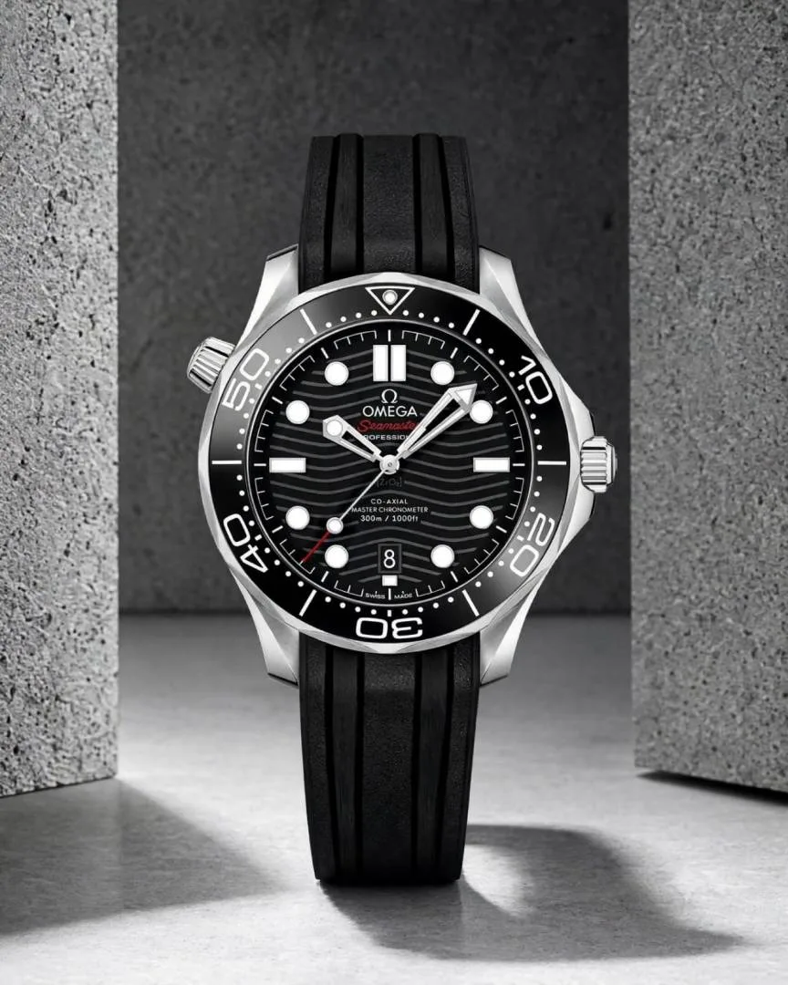 Omegg_a Seamaster Diver 300M Automatic Black-Silver-Black