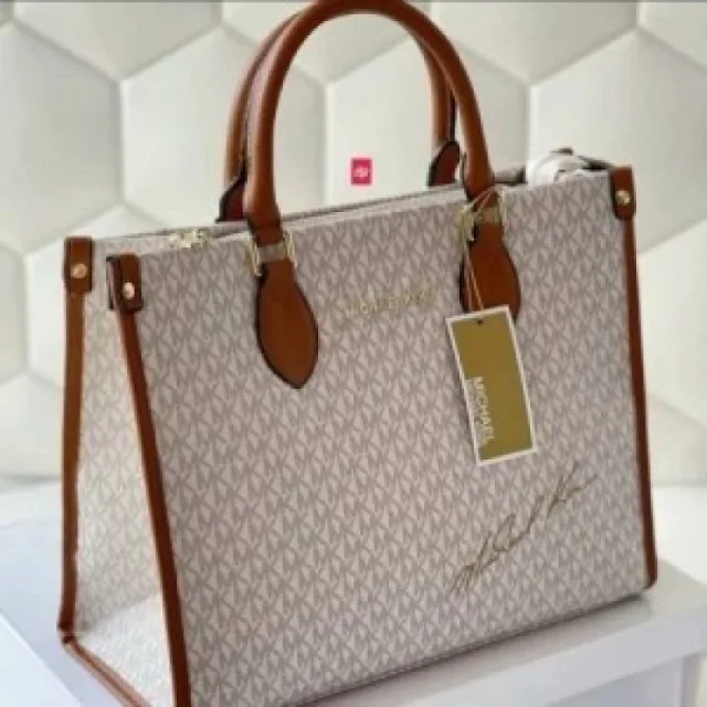 Micchael_Kors_tote_bag_with_dust_cover