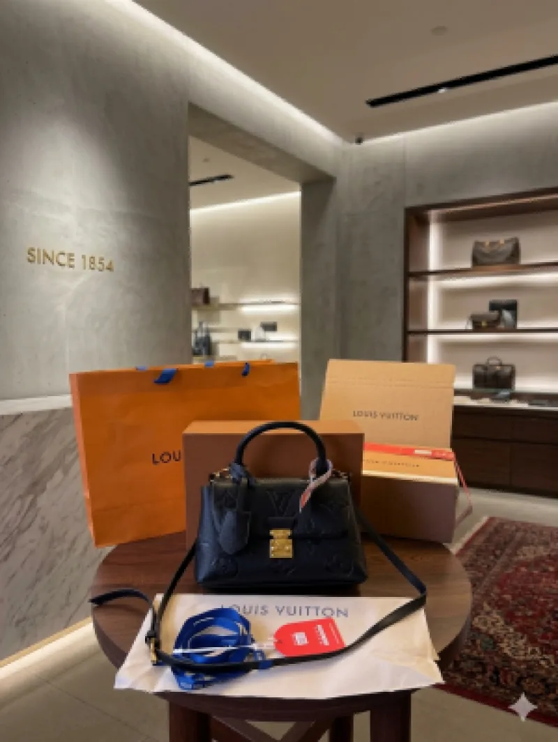 Loius vuttion madeleine handbag in black monogram premium quality with double box packing