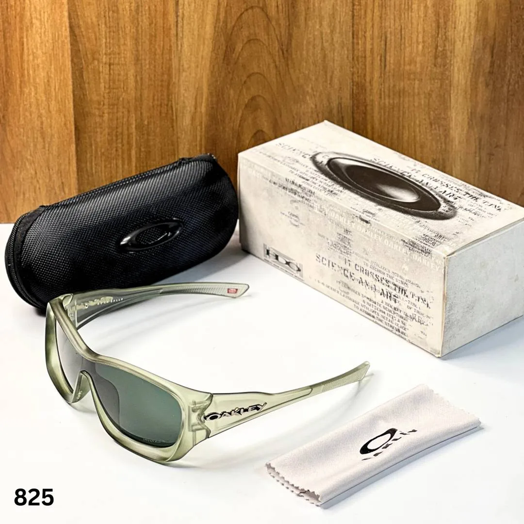 Oakle 825 matt green