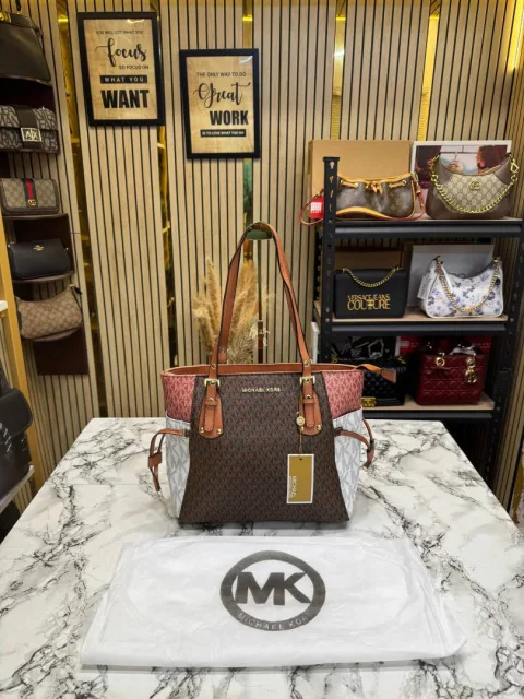 Micheal Kors Voyager Premium Quality Tote Bag With Dust Bag (Coffee Pink)