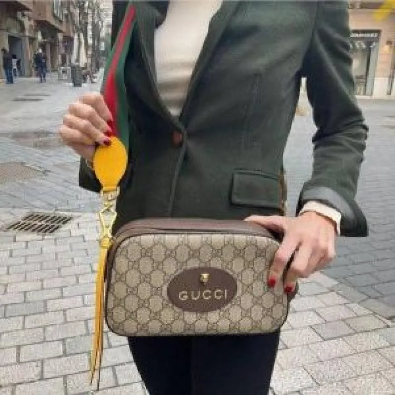 Guchi neo vintage gg supreme messenger bag with og box etc 5146