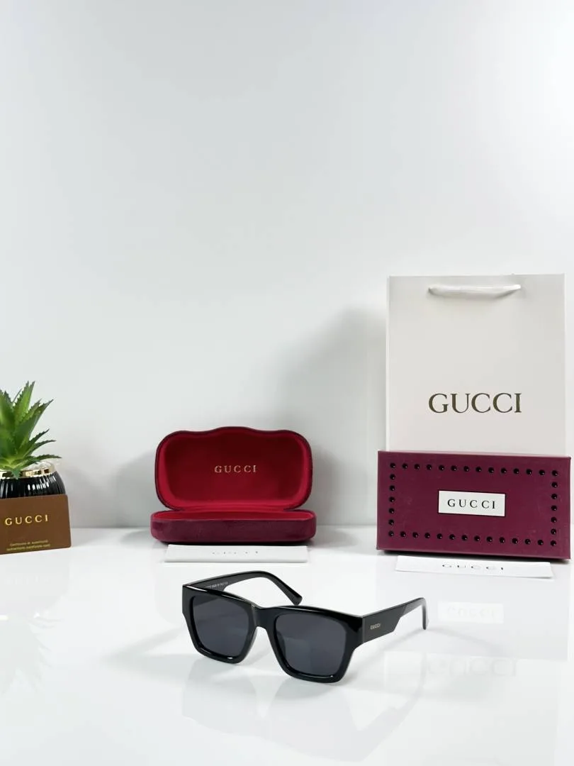 Guchi 1668 Shine Black