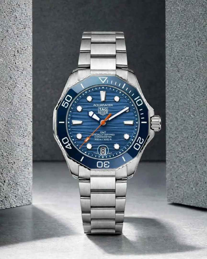 Tag_g Heuee_r Aquaracer Professional 300m date automatic japan zik zake line silver blue