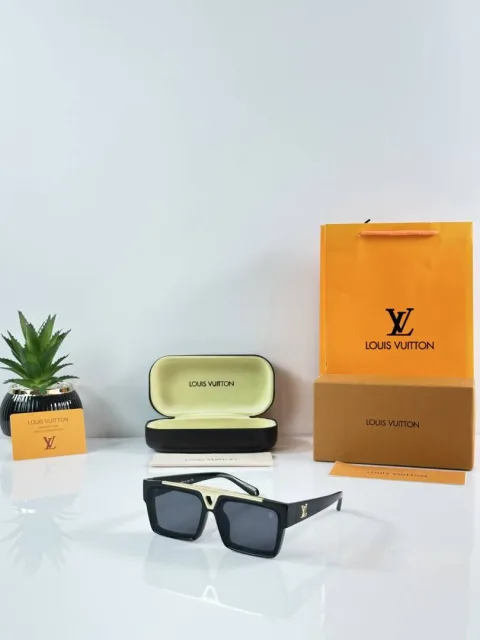 Loius Vutton 1984 Gold Black