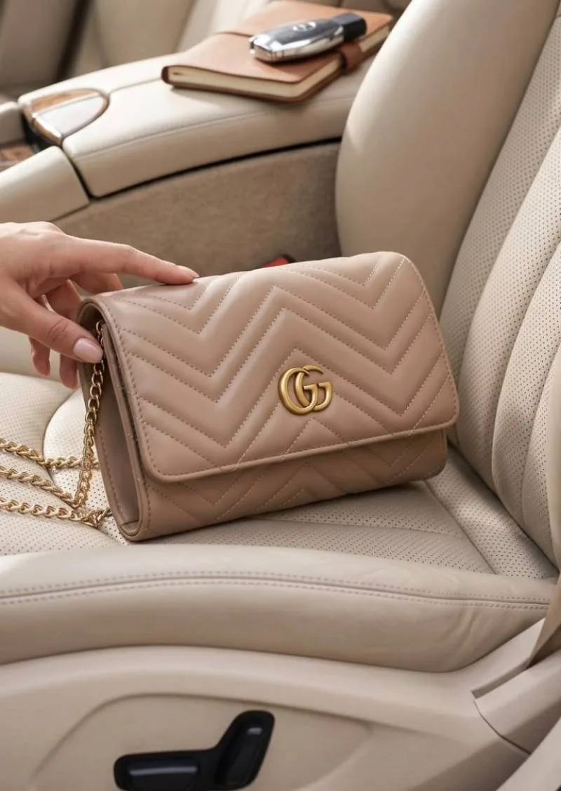 Guchi marmont flap sling bag with box 6855