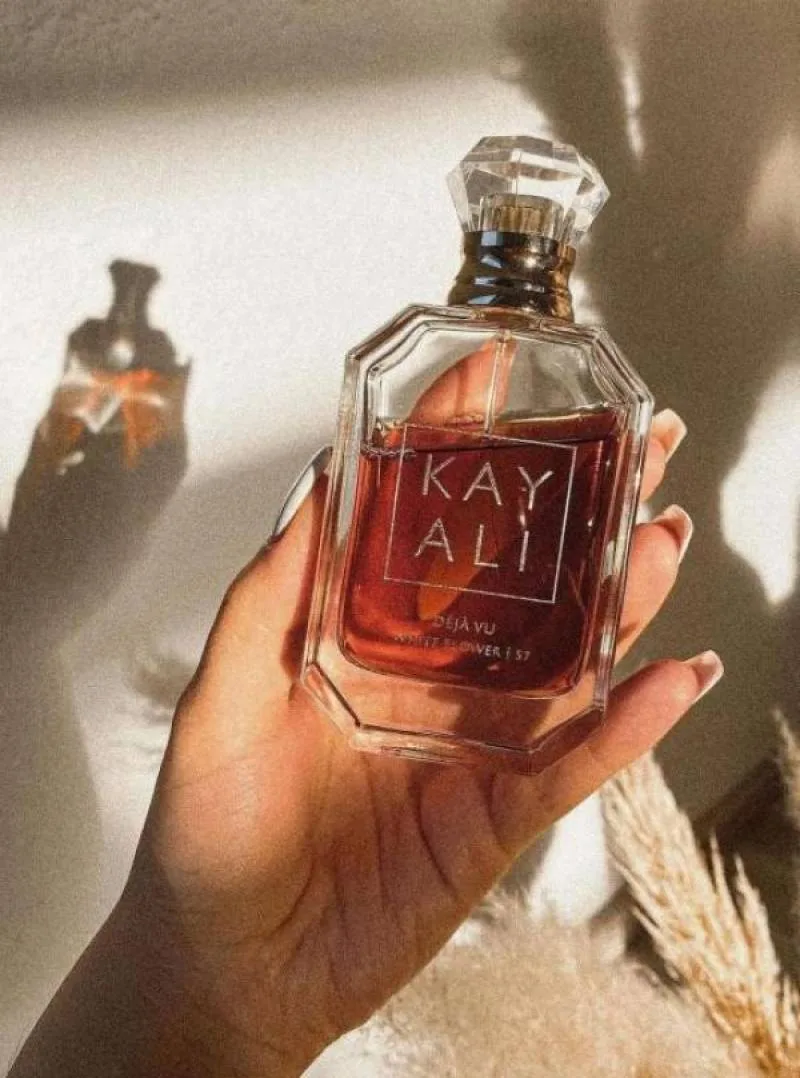 Kayali Deja VU White Flower 57