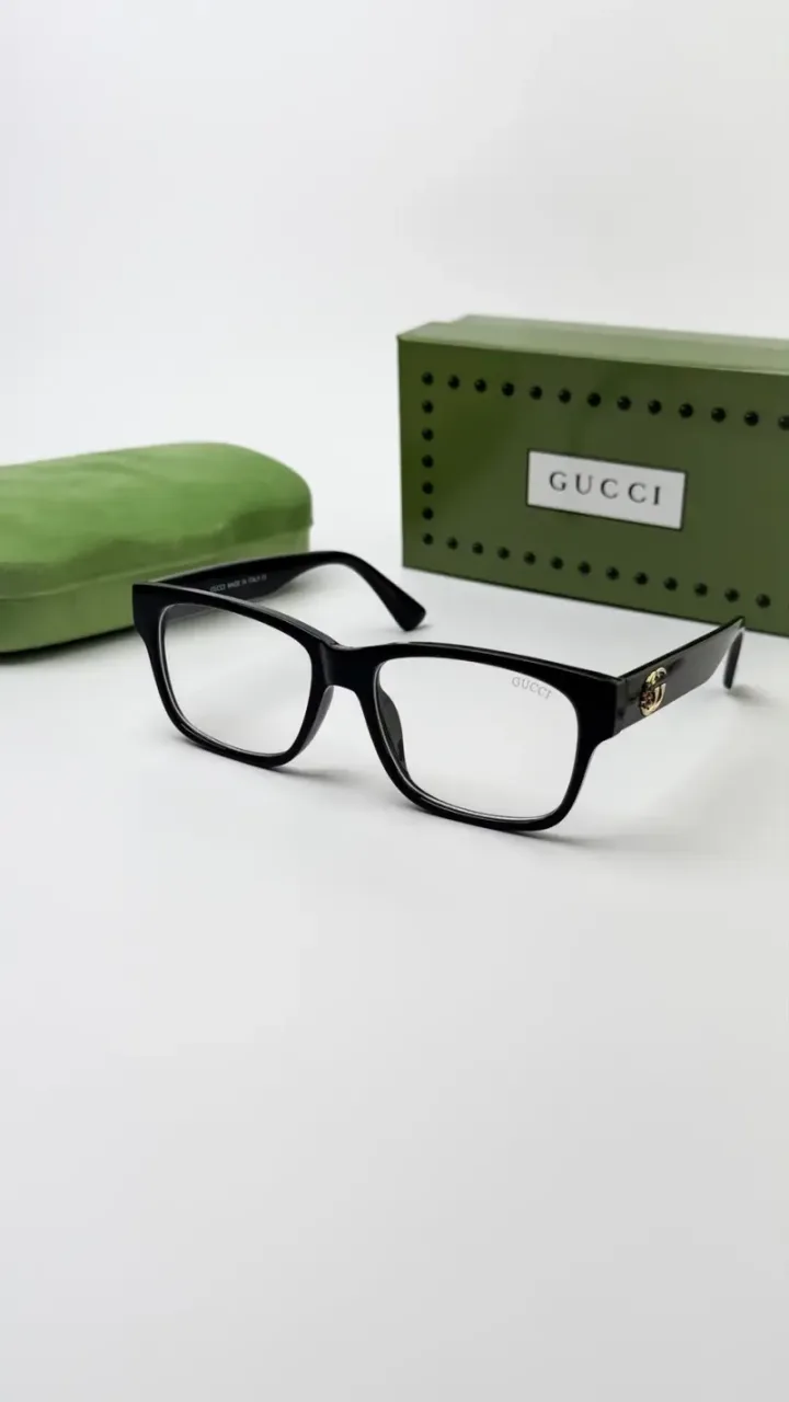 Guchi_black_plano 10