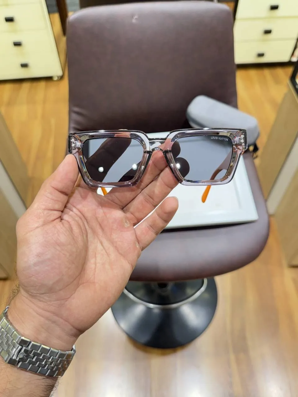 Loui vuitton 35104 grey orange black