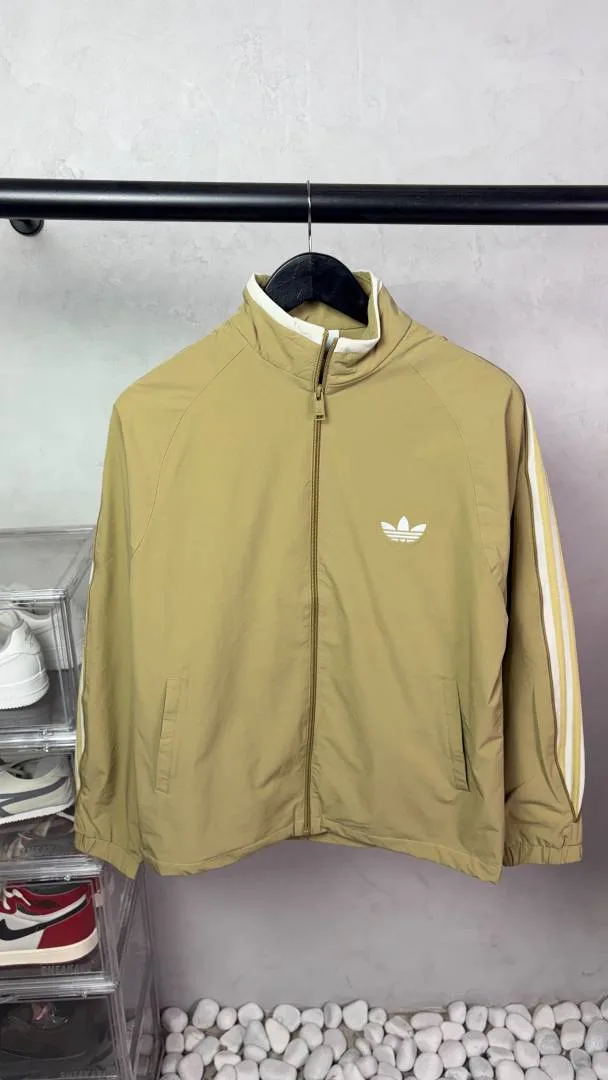 Adiddas Premium Zipper Jacket. 3261