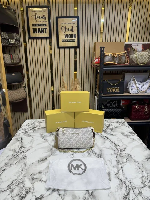 Micheal Kors Signature Logo Chain Crossbody Vanilla Tan 1930