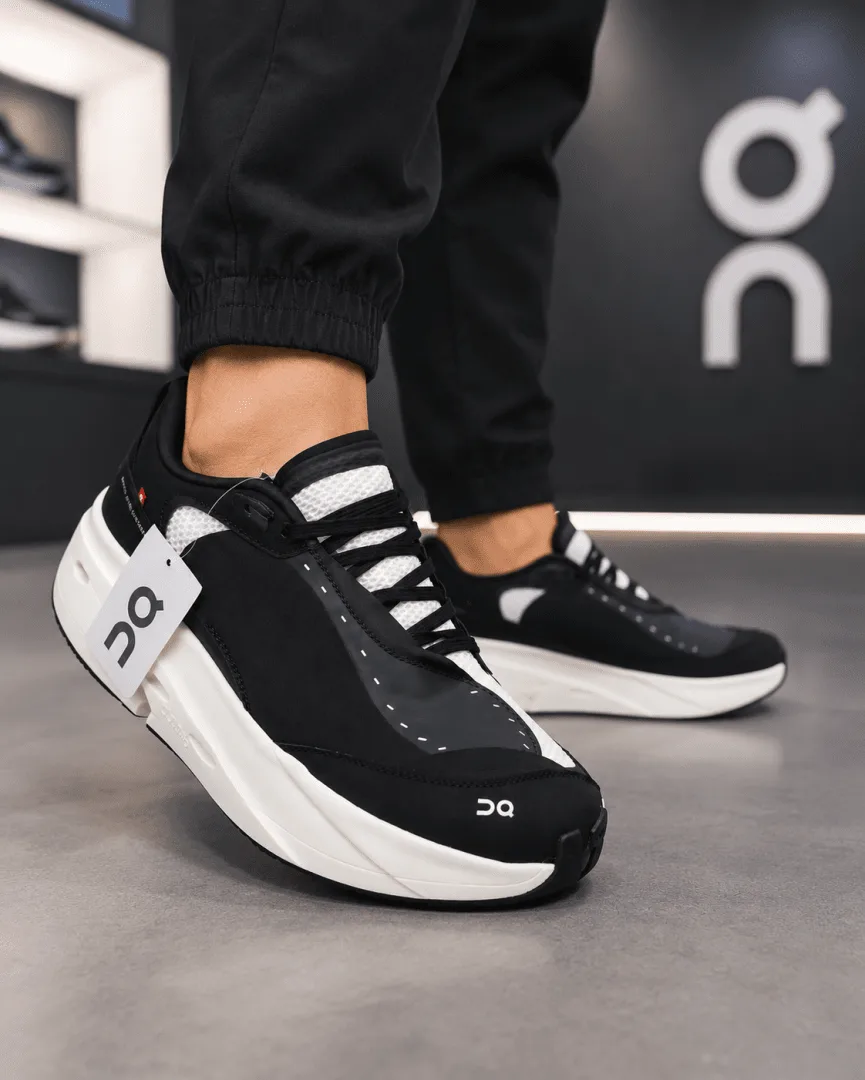 On RUNNING CLOUDBOOM volt PAF black