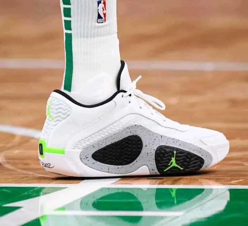 Nikkee Air jordan Tatum 2 Legacy