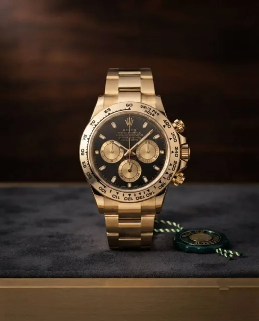 Rollex Daytona Oyster Perpetual Gold Black Dial