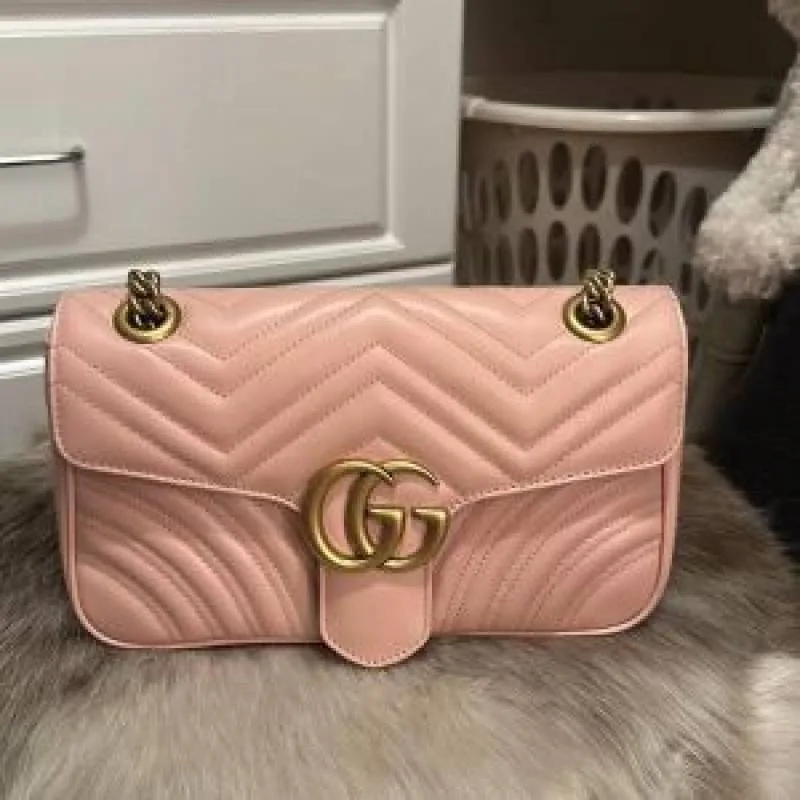 Guuci GG Marmont matelass bag features chevron quilting and antique gold toned hardware with Box premium quality