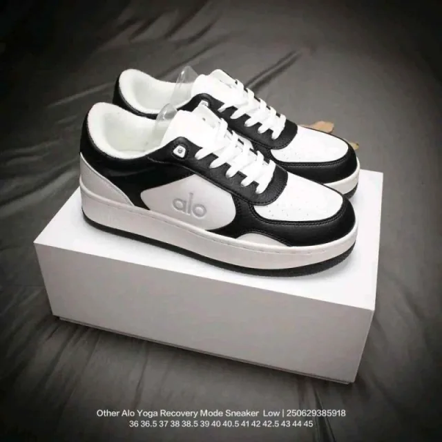 ALO YOGA RECOVERY BLACK WHITE