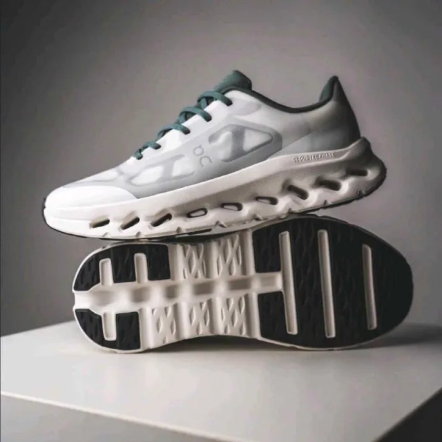 ON RUNNING CLOUD TILT REMIX GREEN