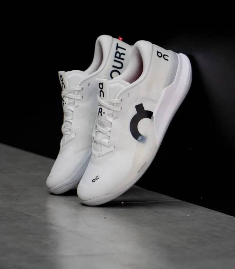 ON RUNNING THE ROGER PRO 3 WHITE GREY
