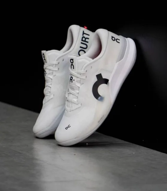 ON RUNNING THE ROGER PRO 3 WHITE GREY