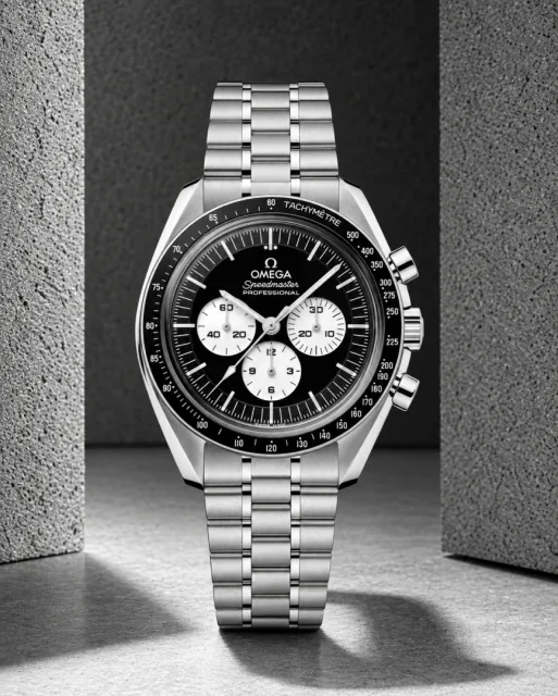 Omegha Speedmaster Moonwatch Professional silver Black white chronograph