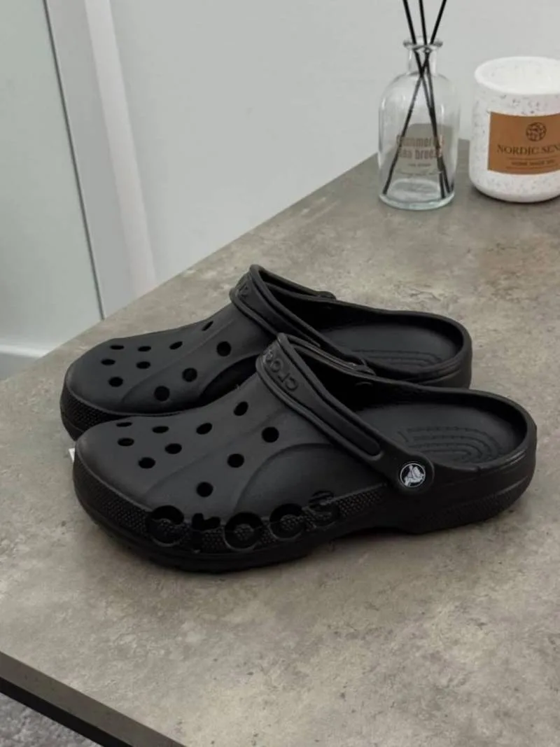 CROCCS BAYA CLOGS BLACK