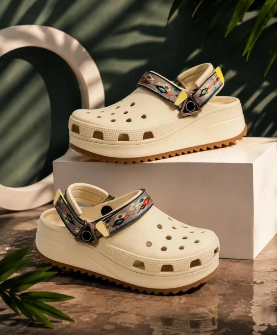 CROCCS HIKER CLOGS BEIGE