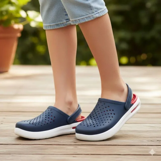 CROCCS INMOTION CLOGS SANDAL NAVY RED