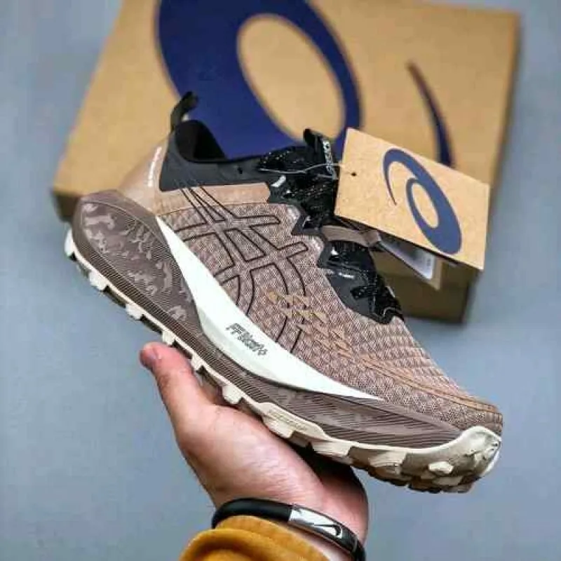 Asiccs Gel-Trabuco 13 Taupe Brown Black 2650
