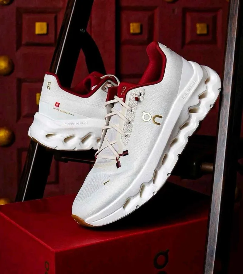 On Running Cloudtilt Pearl Ivory Year Of The Snake Womens 1255