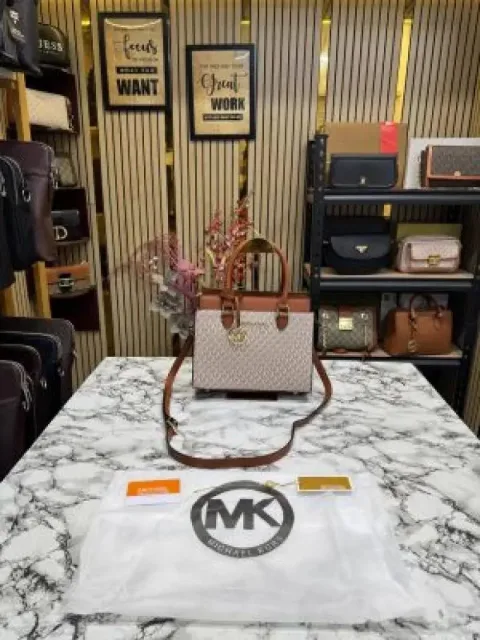 Micheal Kors Satchel Shoulder Bag With Dust Bag Includes Logo (Beige)