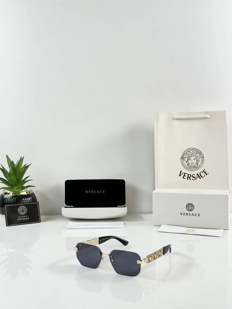 Versace 2004 Gold Black