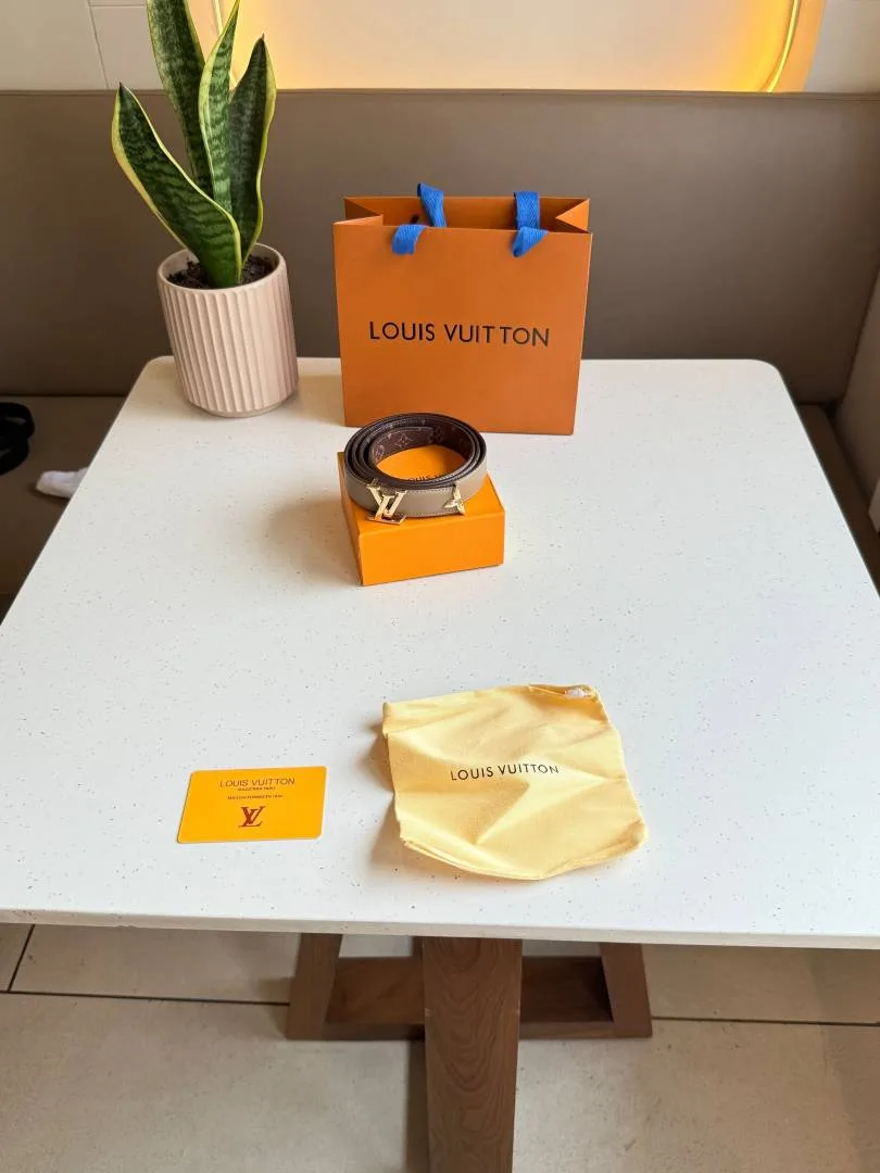 Louiis Vuitton lv pretty 20mm Reverseable Belt Premium With OGBOX Carrybag etc Model no 435