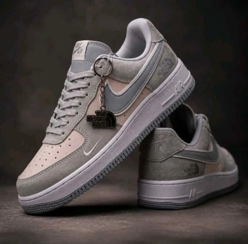 NIKKEE AIRFORCE 1 LOW X The North Fase Suede