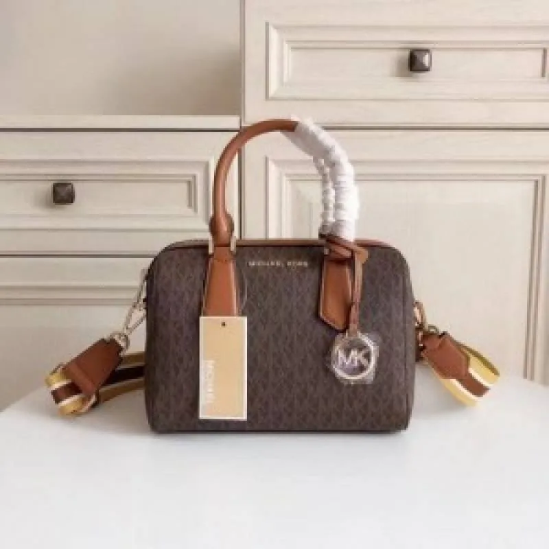 MICHEAL KORS BOSTON HANDBAG WITH OG BOX AND DUST BAG PREMIUM QUALITY (BIEGE BROWN) 1601