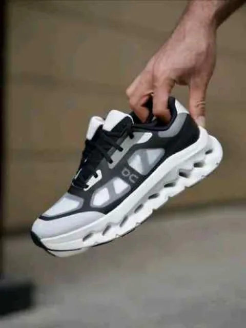 On Cloud tilt Running Remix Black Ivory