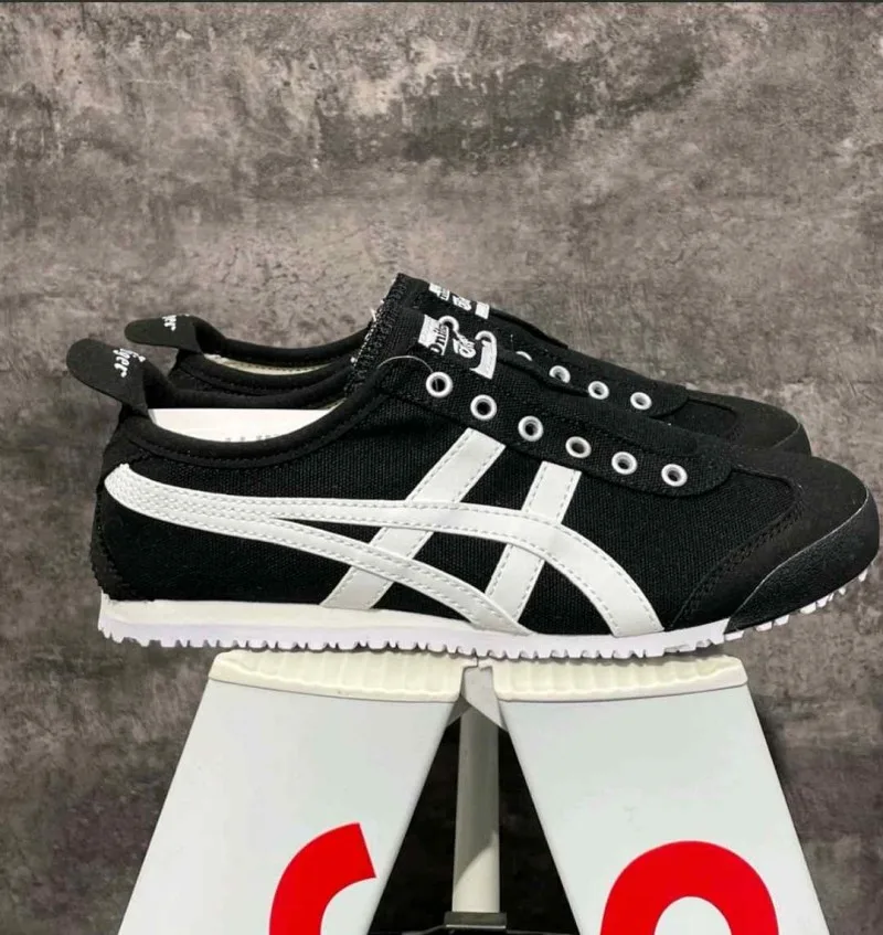 Onittsukkaa tiger slipon black white