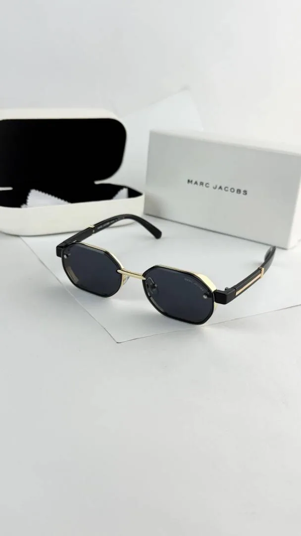 MARC JACOBS GOLD BLACK 9816-25