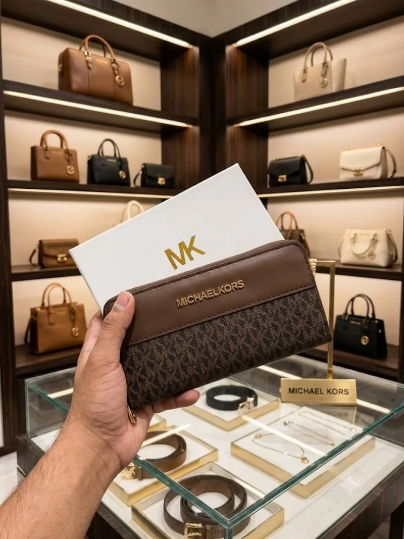 Micheal kors women long wallet premium quality New Sale