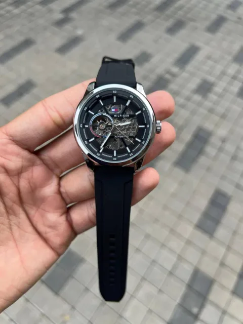Tummy_Hilfigar Automatic Watch
