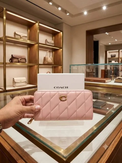 Coatch women long wallet premium quality New Sale
