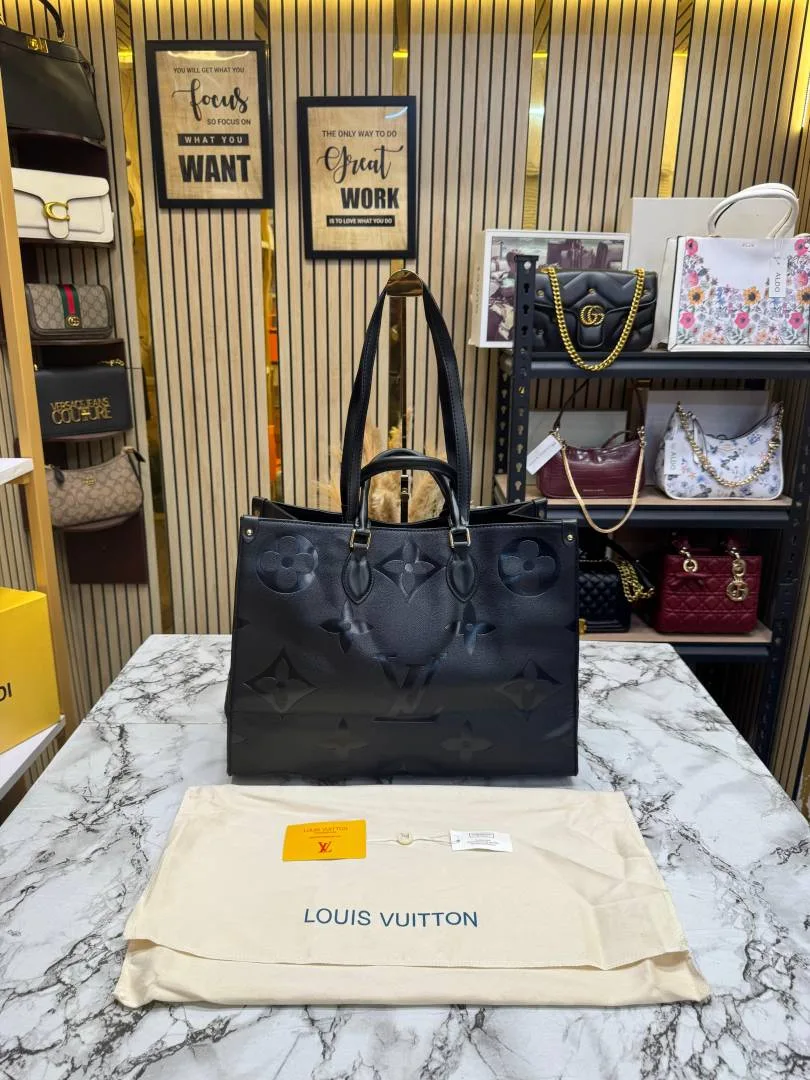 Louiis vuitton premium onthego with dust bag (black)