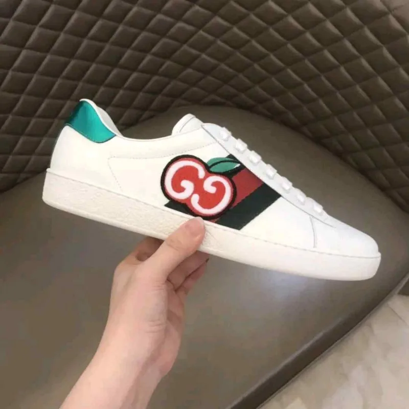 Guchii Ace Low GGahpple Patch White 408