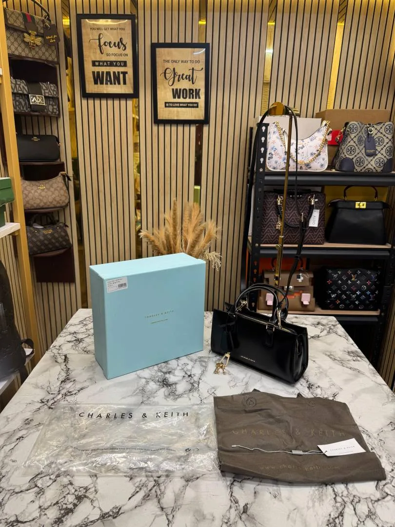 Charle & Keith Structured Top Handle Shoulder Bag NOTE it has DAMAGED Box And Dust Bag (Black)