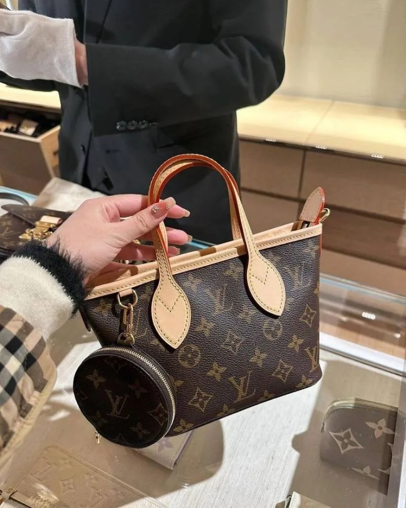 Louiiss vuitton Lv Neverfull Crossbody Bag With Magnetic Box & CARRYBAG model 666