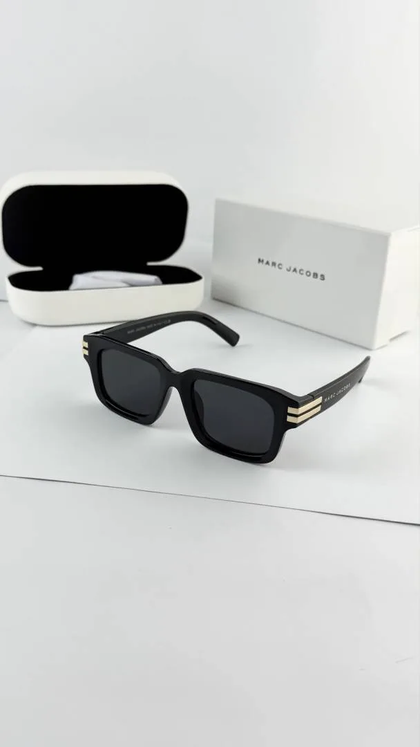 MARC JACOBS BLACK 1020