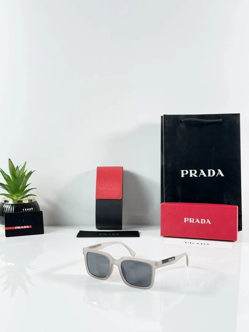 Pradda 26 Grey Black